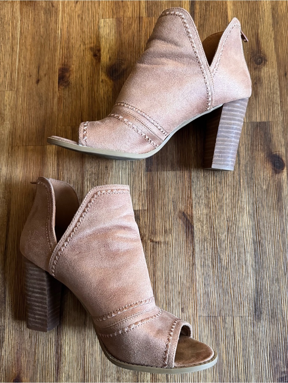 Report | Women's Open-Toe Tan Suede Block Heel Booties Size 8